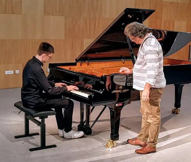 pianist_original_b2vsfe